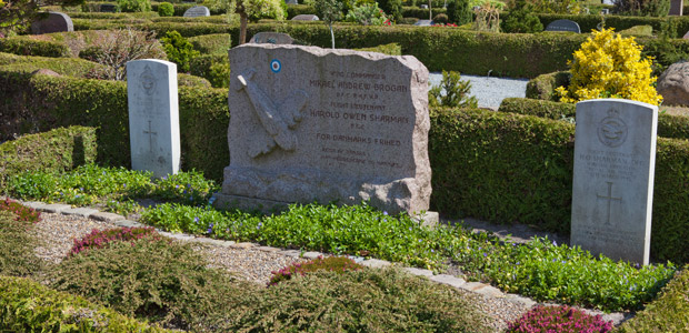 Gravstedet for de engelske piloter på Fjerritslev Kirkegård. Foto: Mattias Bodilsen