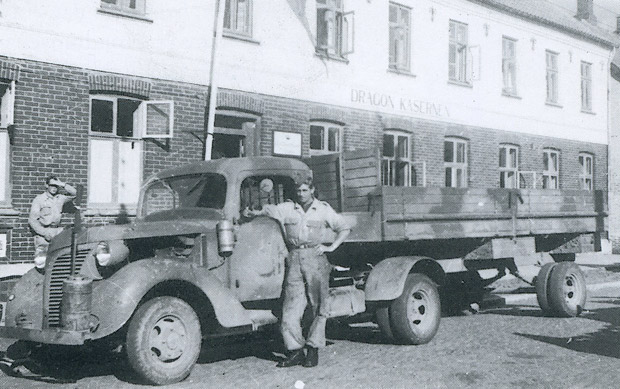 Militærlastvogn ved Grand Hotel i Vestergade.