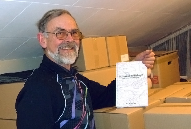 I 2010 udgav foreningen Han Herred Mål sin første bog med titlen »Ja, hwans æ dialegt?«. Bogen rummer et væld af historier, digte og kulturhistoriske beskrivelser.